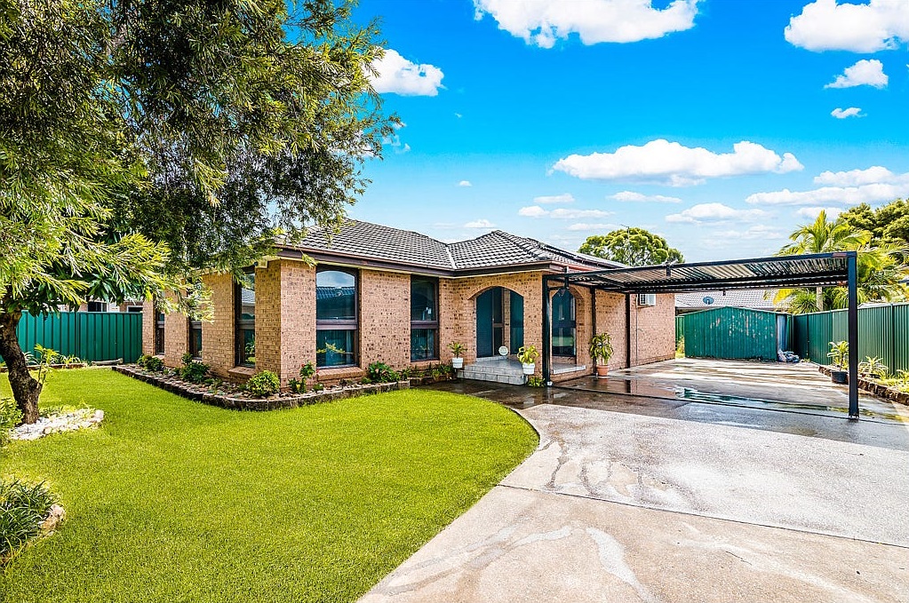 23 Pleasant St, Bossley Park, NSW 2176