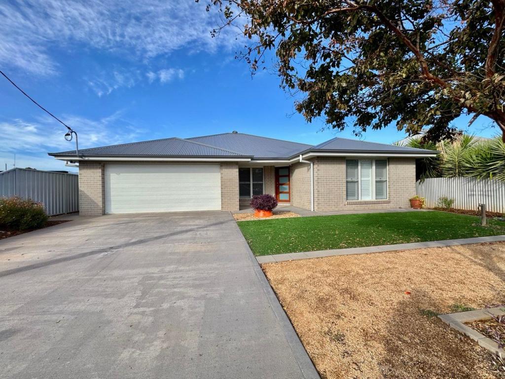 21 Victoria St, Parkes, NSW 2870
