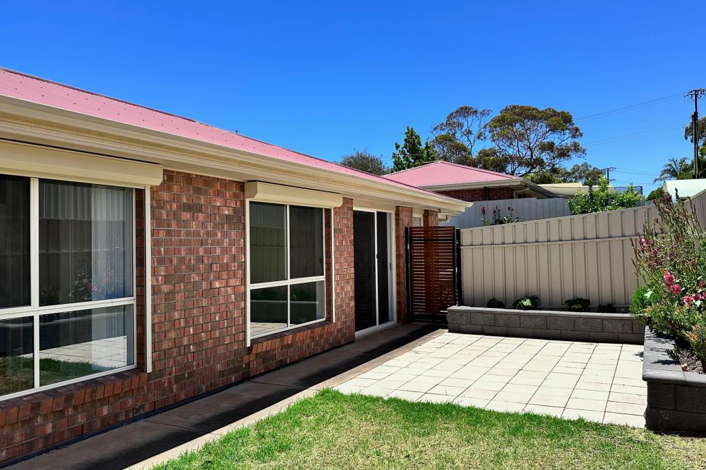 2/6 Booth Ave, Morphett Vale, SA 5162