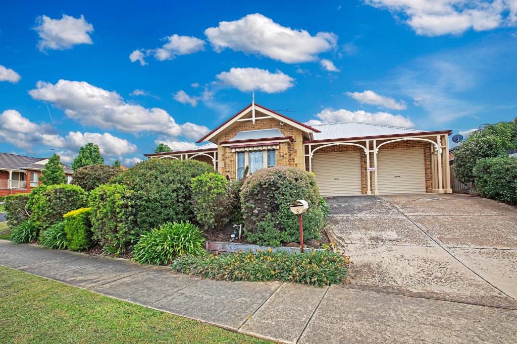 8 Molesworth Dr, Highton, VIC 3216