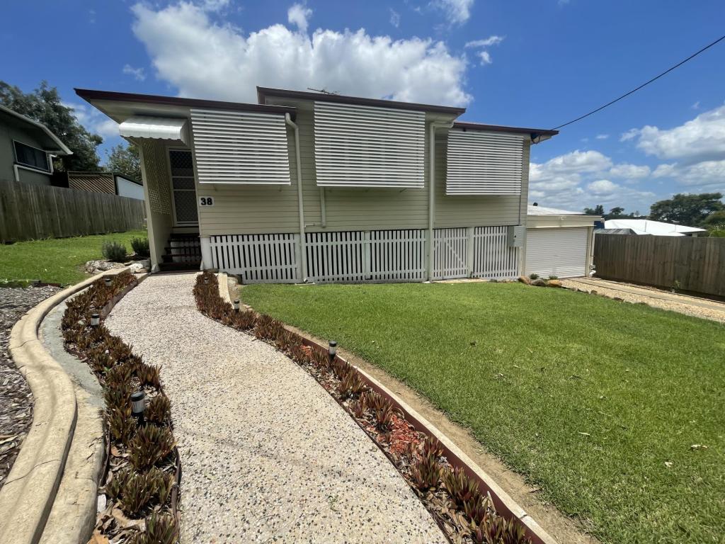 38 PENNYCUICK ST, WEST ROCKHAMPTON, QLD 4700