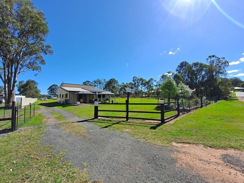 5 Chas Rd, Crows Nest, QLD 4355