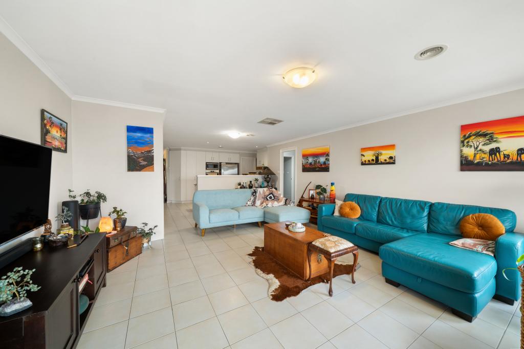 2/35 Brockway Cct, Banks, ACT 2906