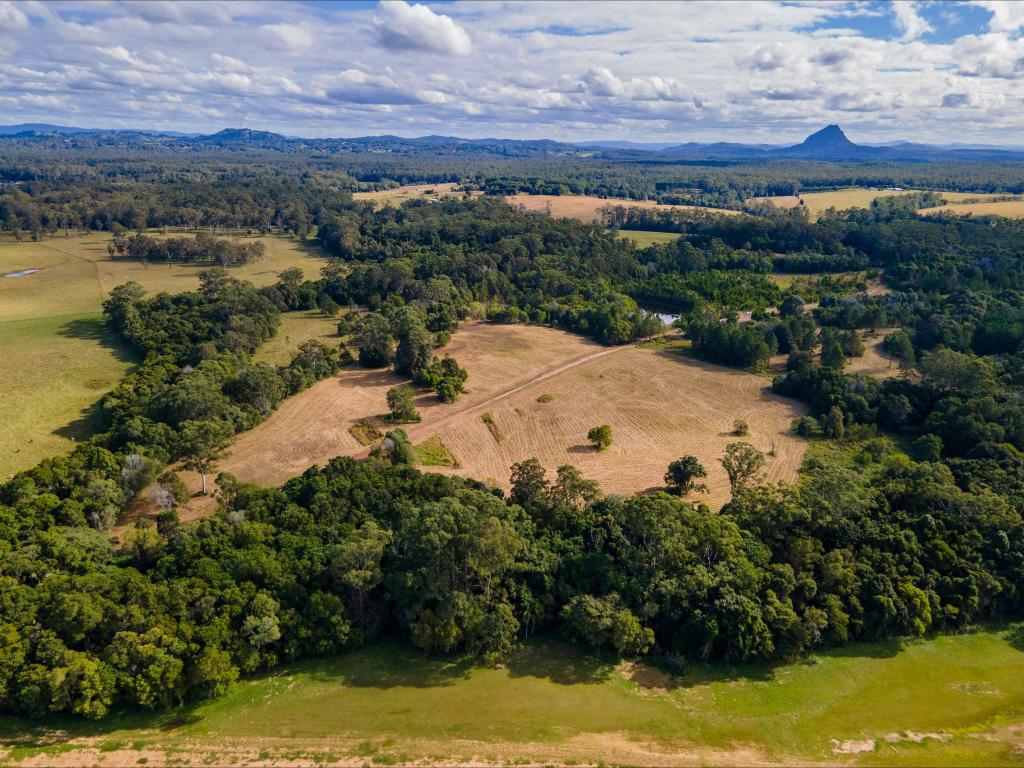 300 Kennedys Rd, Lake Macdonald, QLD 4563