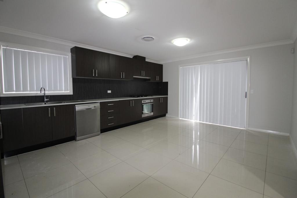 7a Rafter Pde, Ropes Crossing, NSW 2760