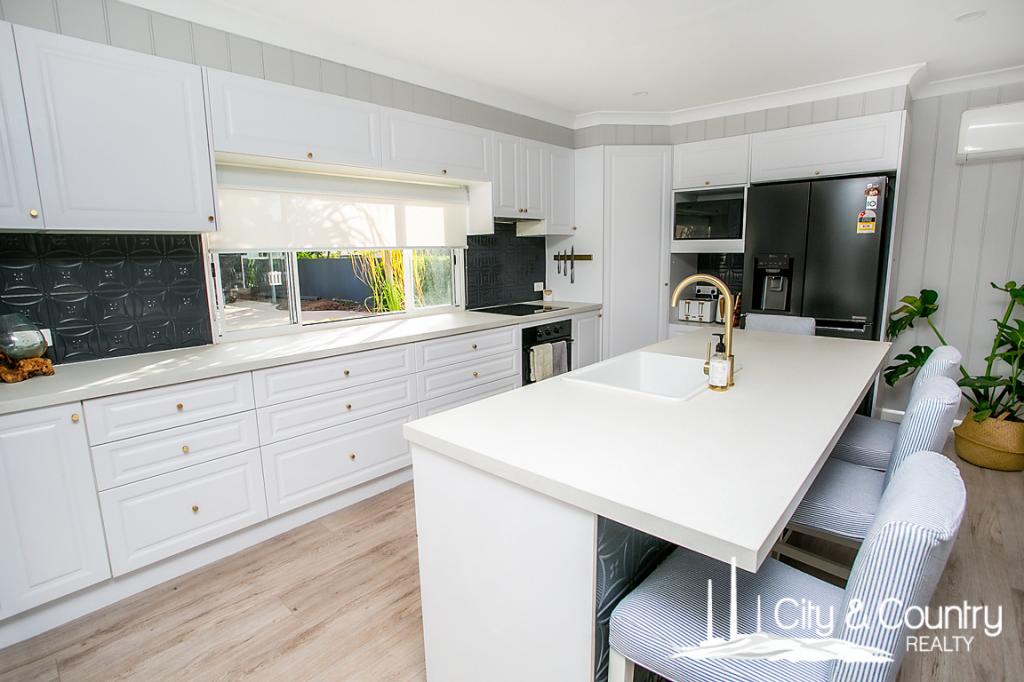 61 Second Ave, Mount Isa, QLD 4825