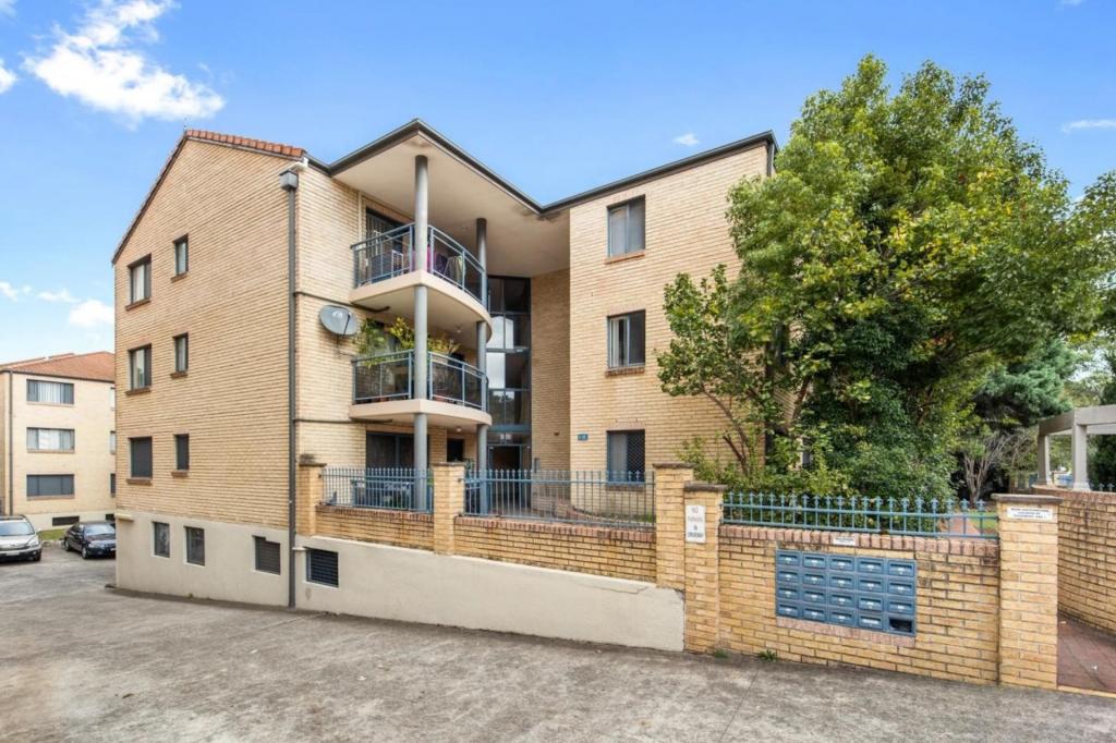 2/4 GORDON ST, BANKSTOWN, NSW 2200