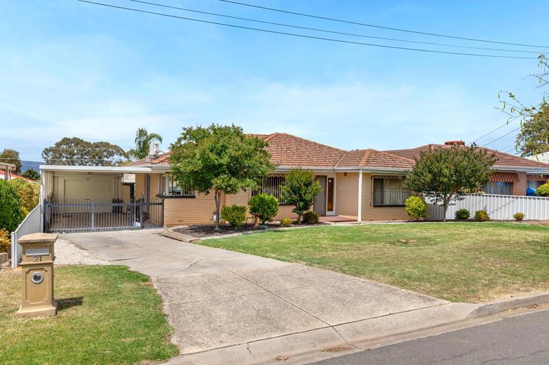 21 HILLARY CRES, MODBURY NORTH, SA 5092