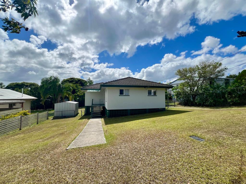 6 Atrina St, Mansfield, QLD 4122