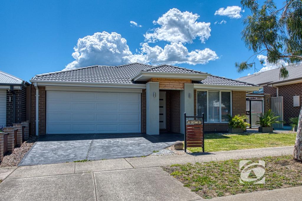 30 KENNETH RD, PAKENHAM, VIC 3810