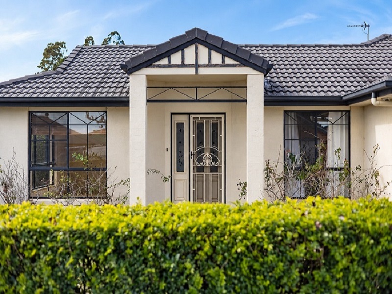 10 Scullin St, Middle Ridge, QLD 4350