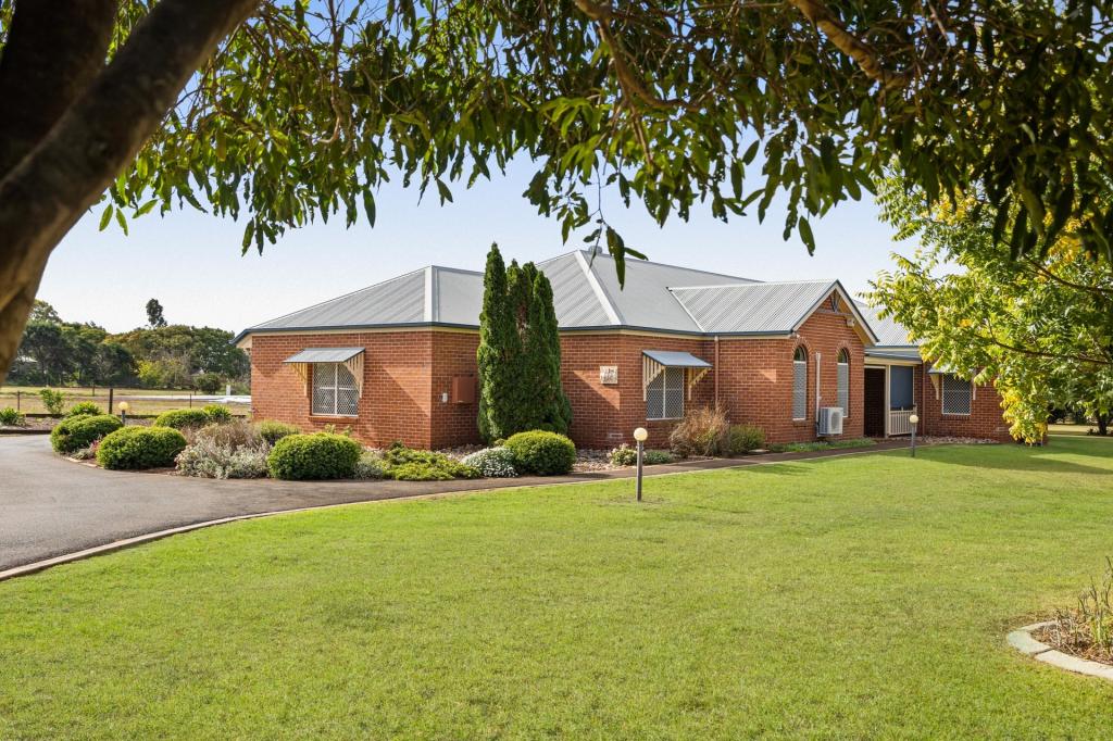 10 Stanley Pde, Highfields, QLD 4352