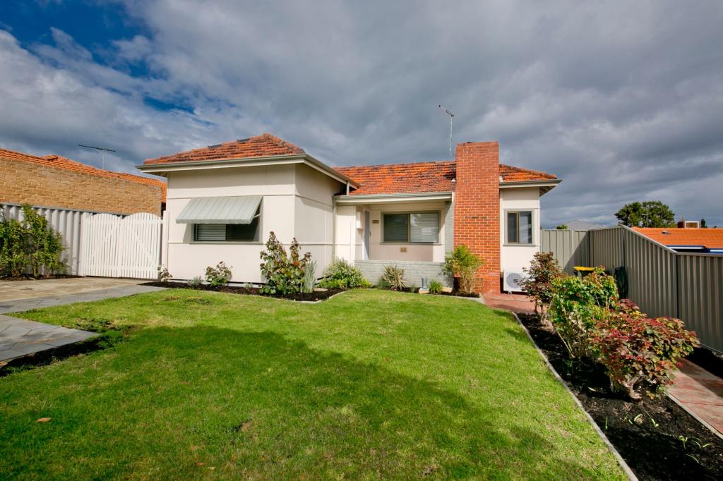 227 Grand Prom, Doubleview, WA 6018