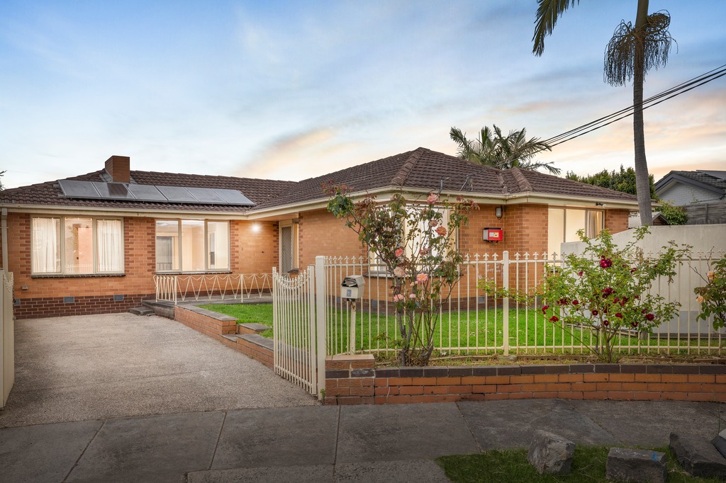 2 Cronin Ct, Cheltenham, VIC 3192