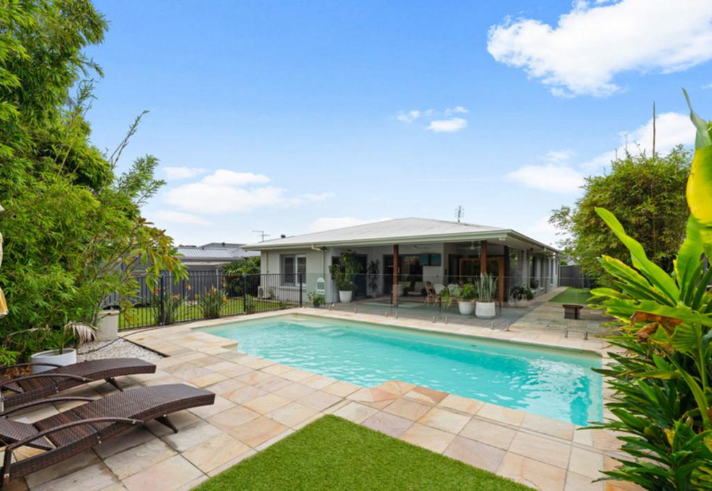 22 Kookaburra Ct, Yamba, NSW 2464