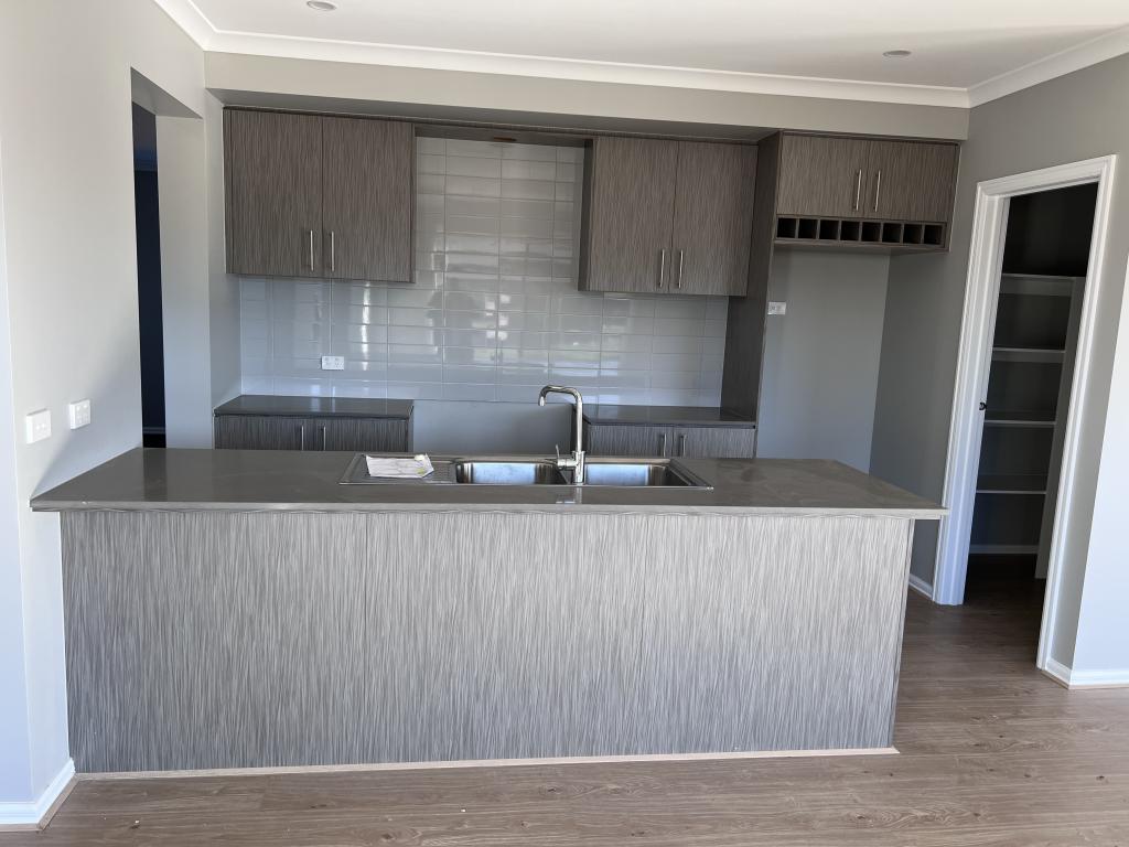 21 HUBBARD ST, WYNDHAM VALE, VIC 3024