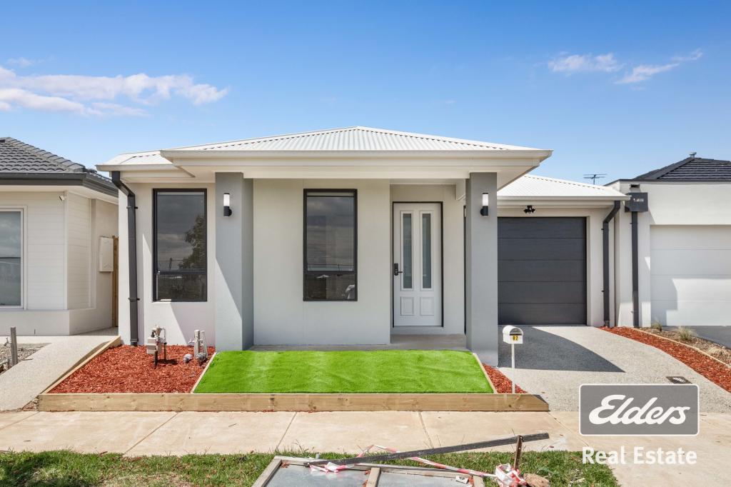 8 ZIGGY RD, WYNDHAM VALE, VIC 3024