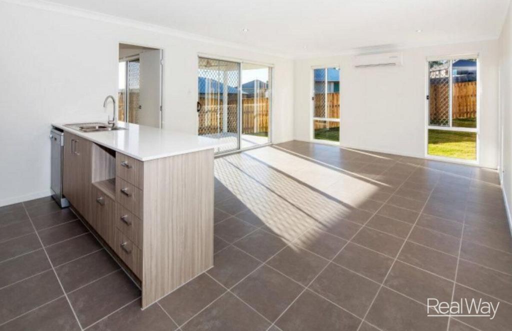 2/77 Atlantic Dr, Brassall, QLD 4305