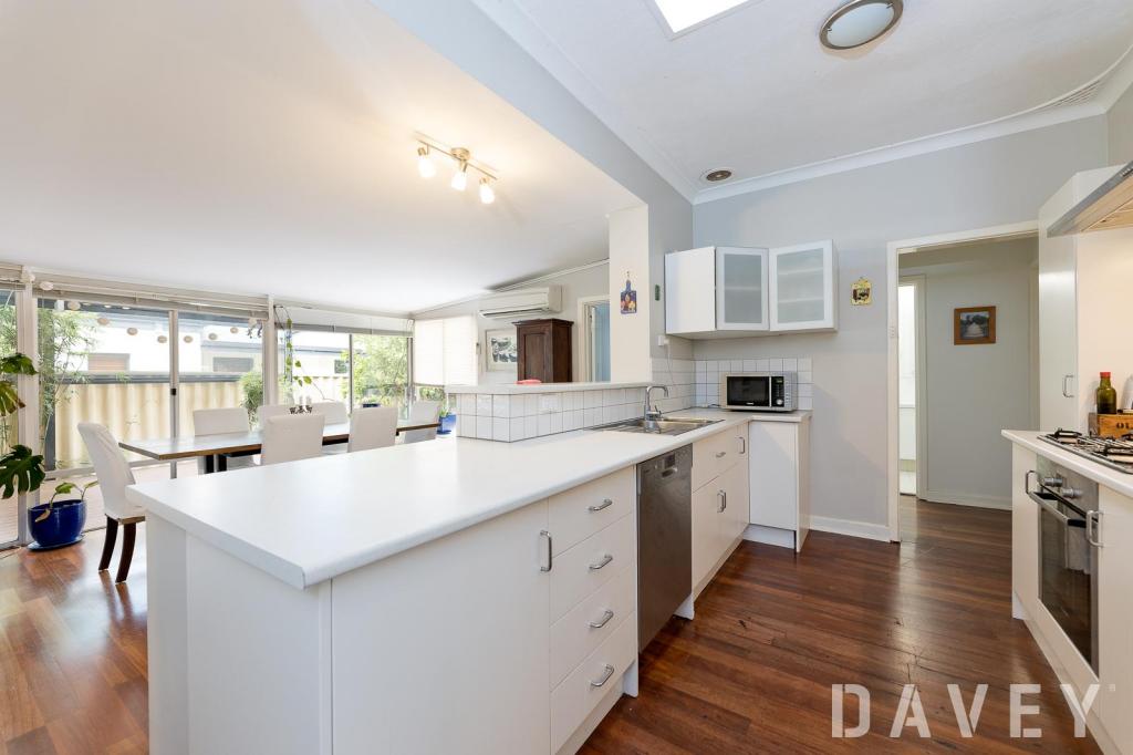 202 Woodside St, Doubleview, WA 6018