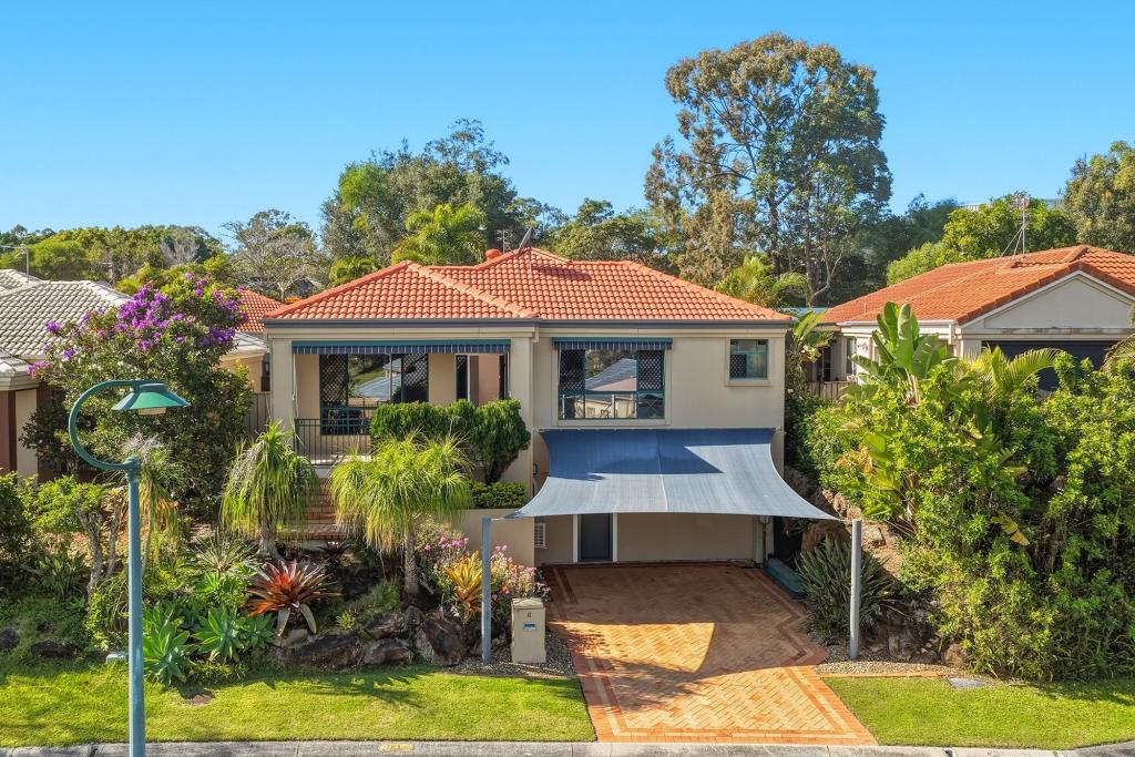 6 MANOR CL, ROBINA, QLD 4226