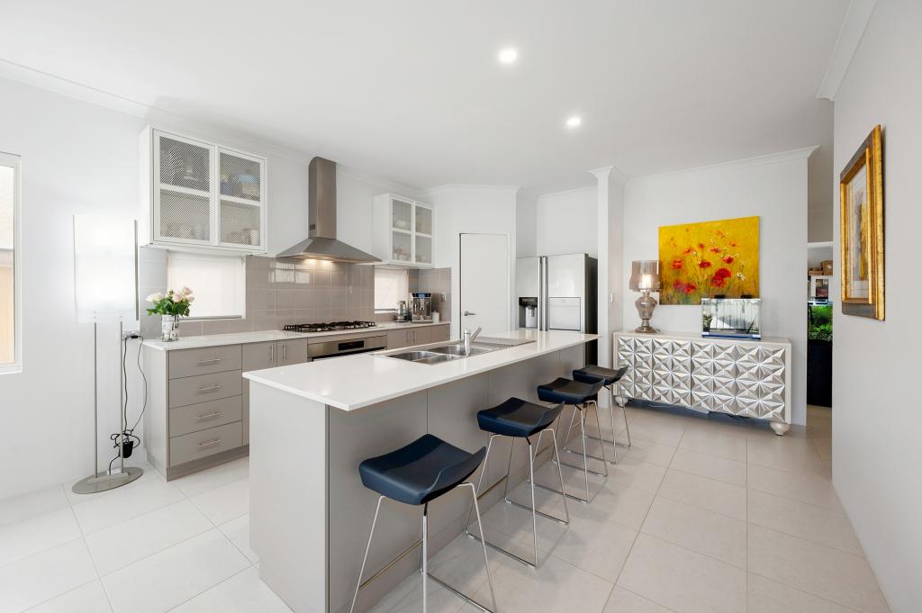 5 Binomial Way, Piara Waters, WA 6112