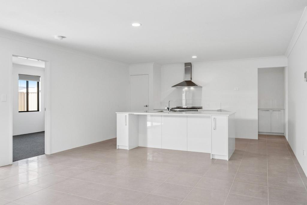 25 LUNAROSSA DR, TWO ROCKS, WA 6037