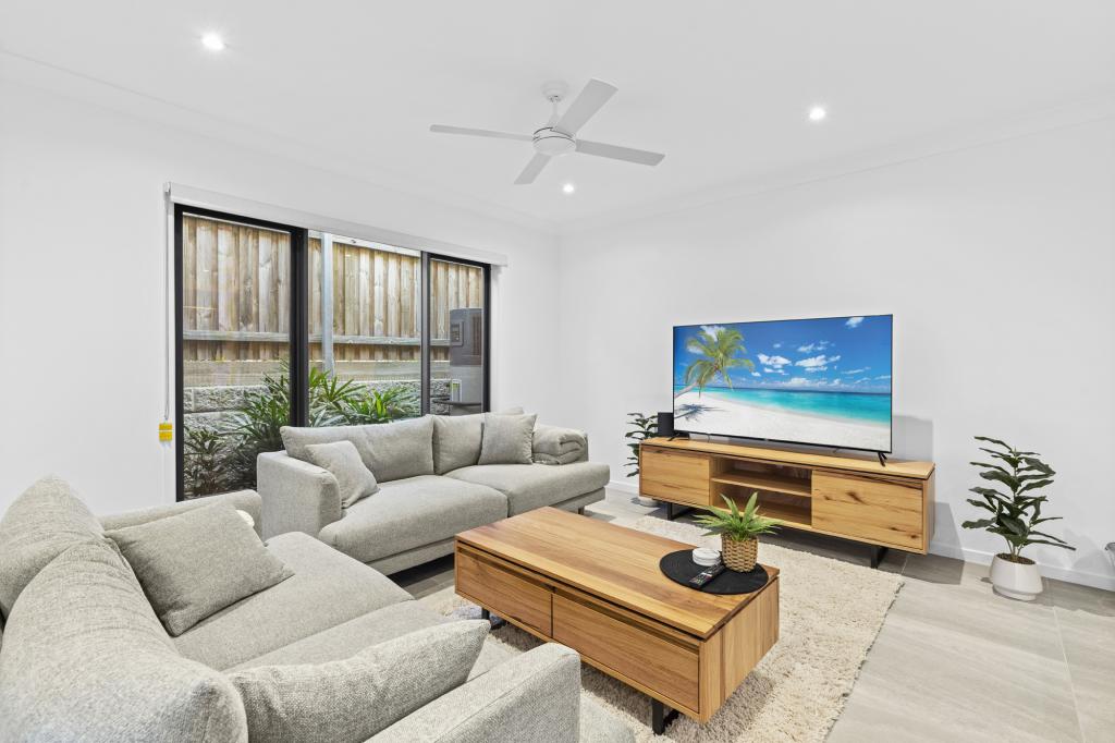 2/11 Egerton St, Southport, QLD 4215