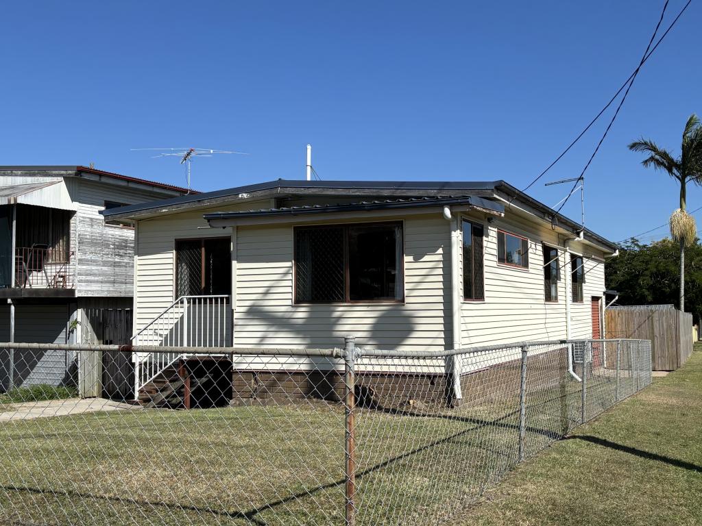 121 Scarborough Rd, Redcliffe, QLD 4020