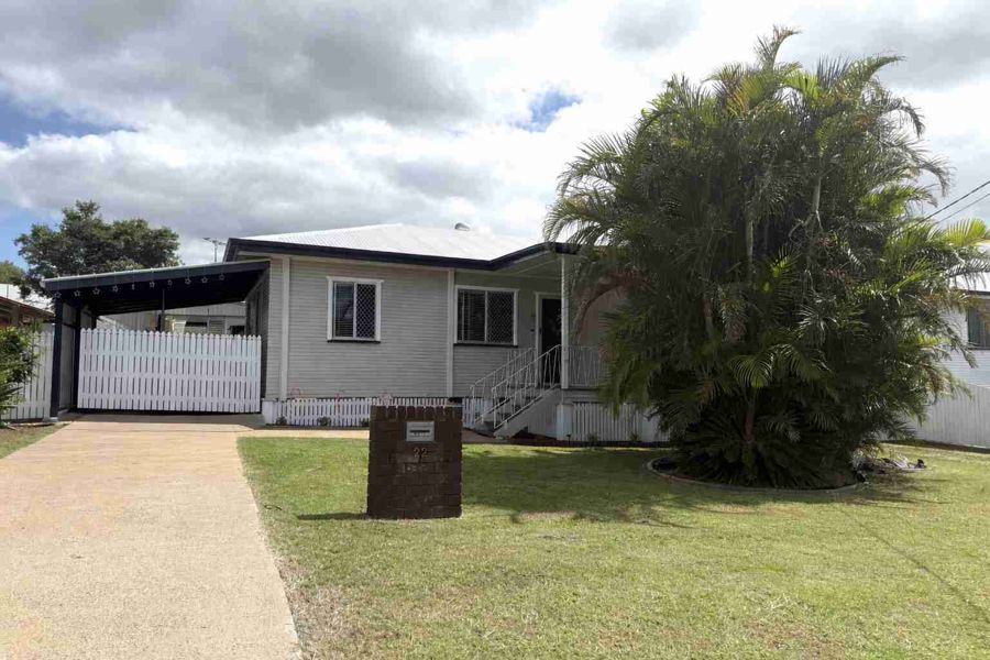 22 Trumpy St, Silkstone, QLD 4304