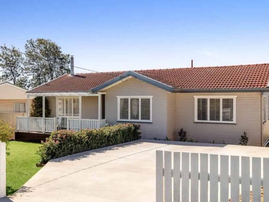 8 Empress St, Centenary Heights, QLD 4350