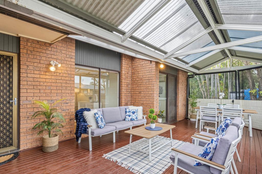 2/1 Harmony Cl, Green Point, NSW 2251