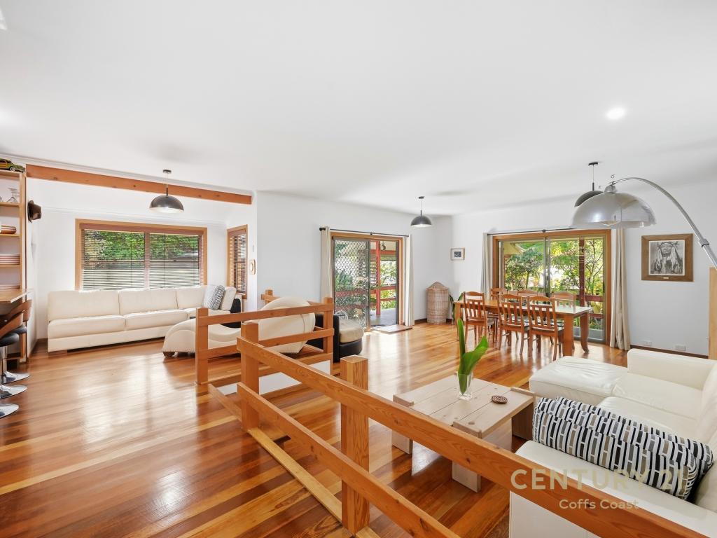 42 JAMES SMALL DR, KORORA, NSW 2450