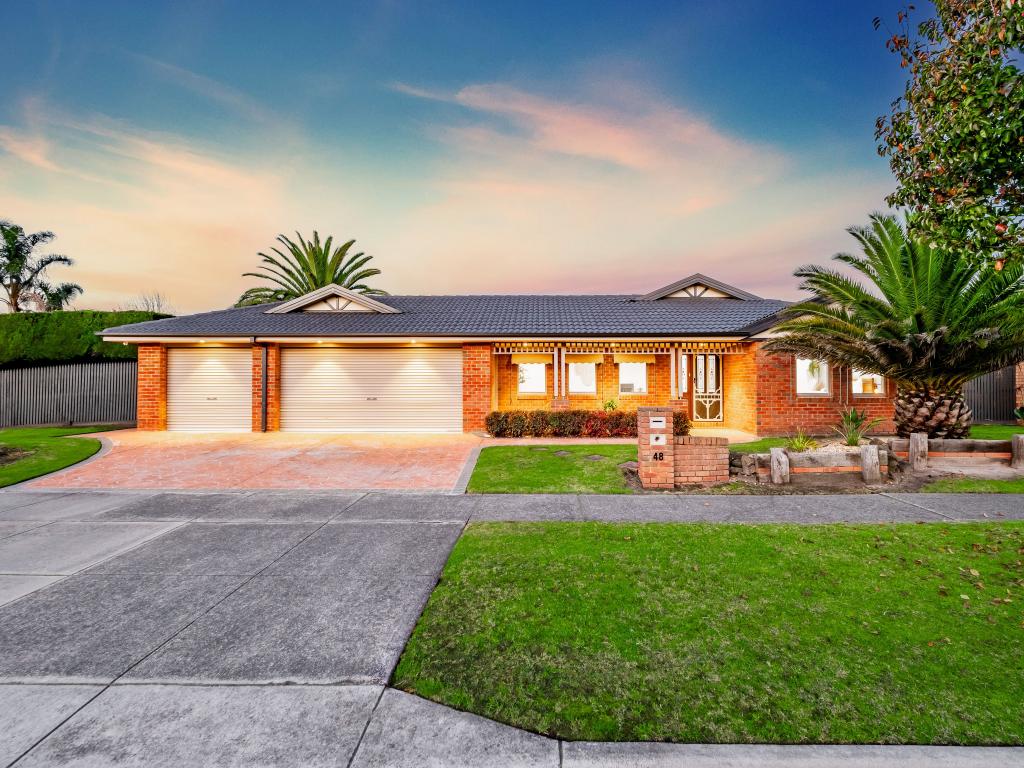 48 Cherryhills Dr, Cranbourne, VIC 3977