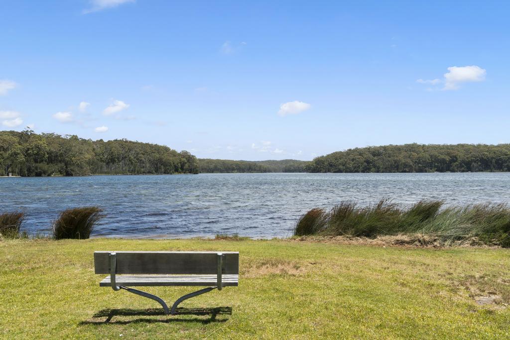 8 Honeysuckle Cl, Burrill Lake, NSW 2539