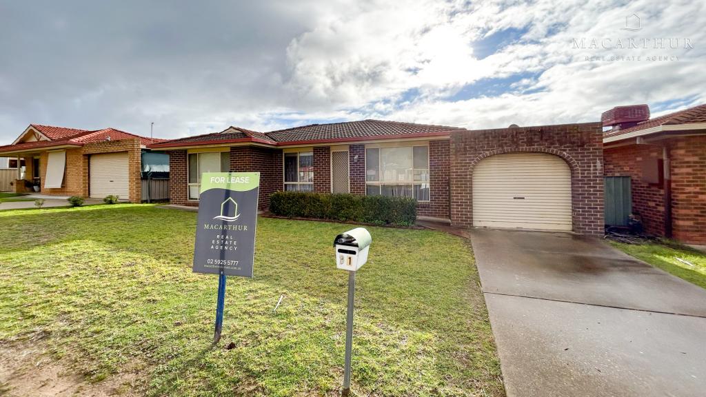 81 Dalman Pkwy, Glenfield Park, NSW 2650