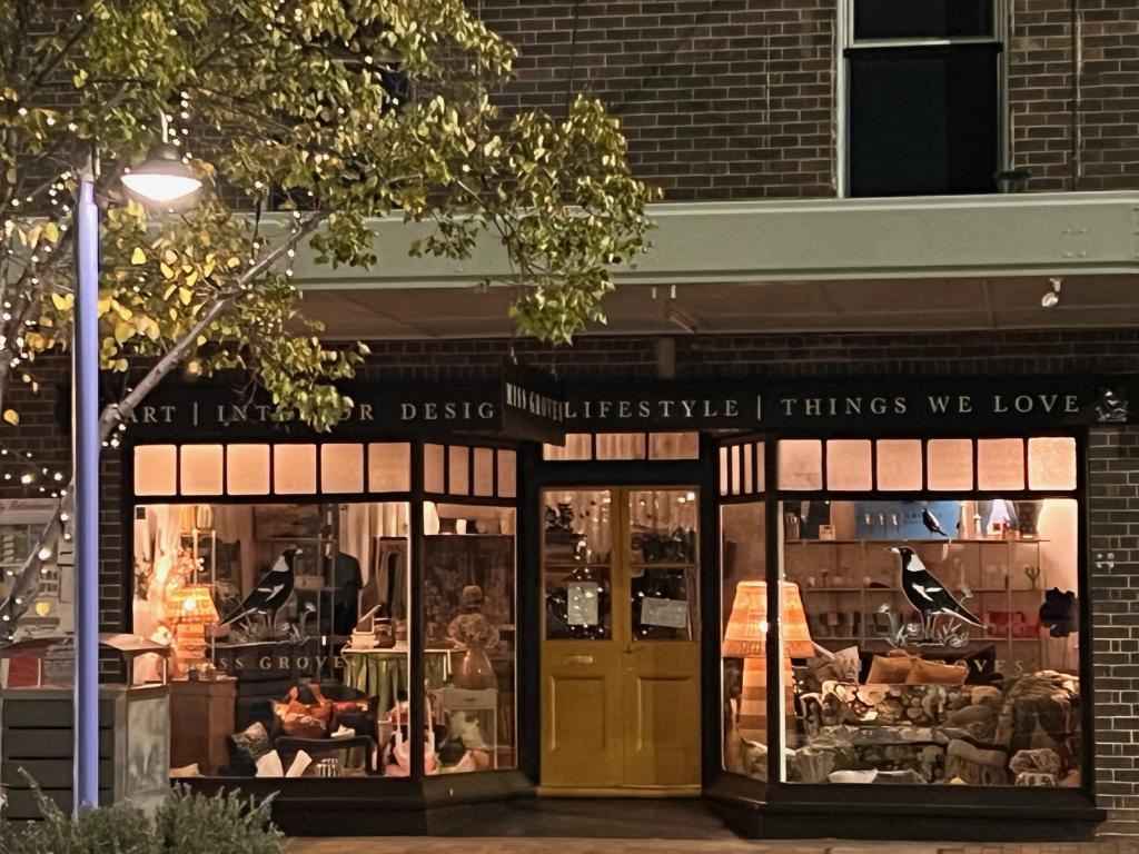 Miss Groves, Uralla, NSW 2358