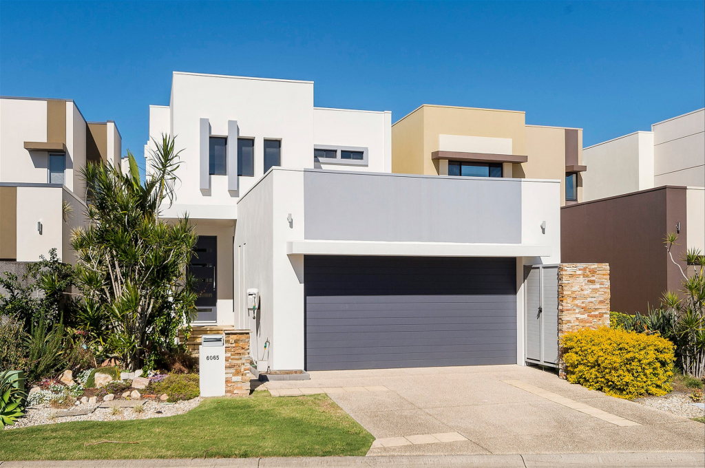 6065 Lugano Dr, Hope Island, QLD 4212