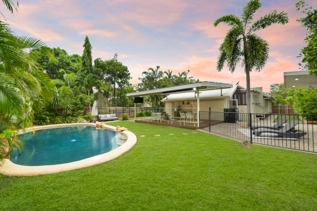 64 Carmody St, Hermit Park, QLD 4812