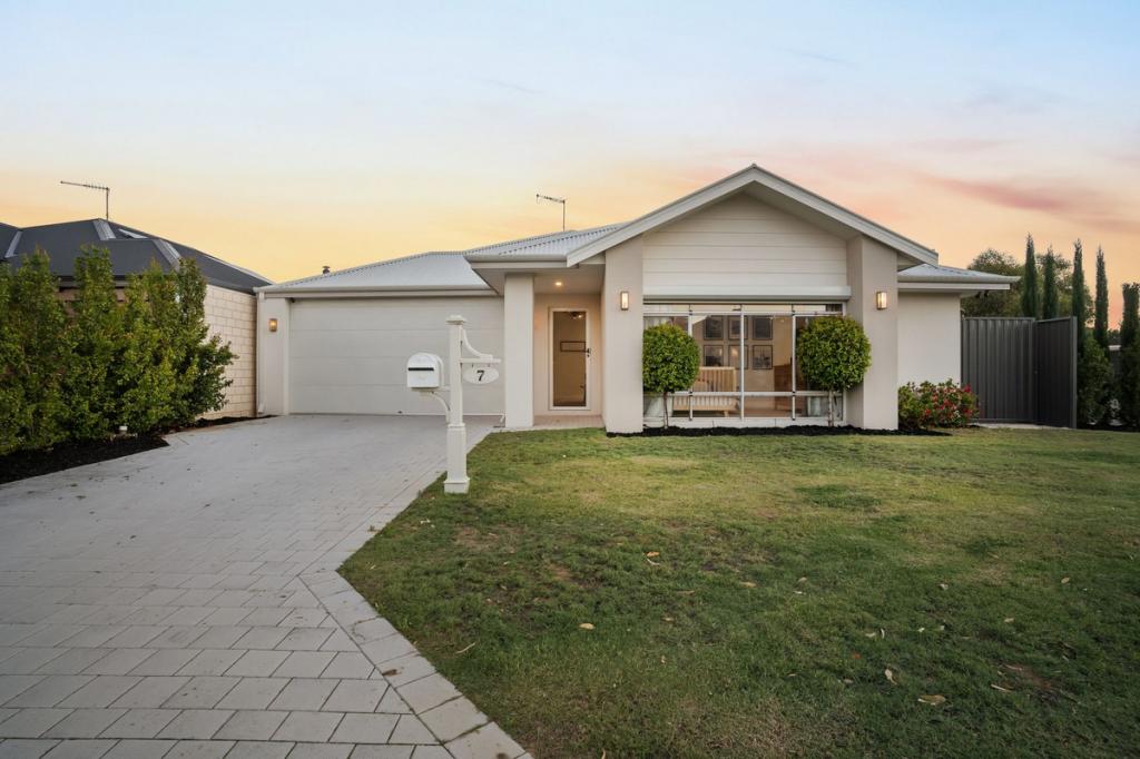 7 THORNTON ST, BALDIVIS, WA 6171