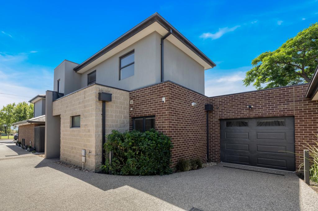 2/2 Spratling St, Reservoir, VIC 3073