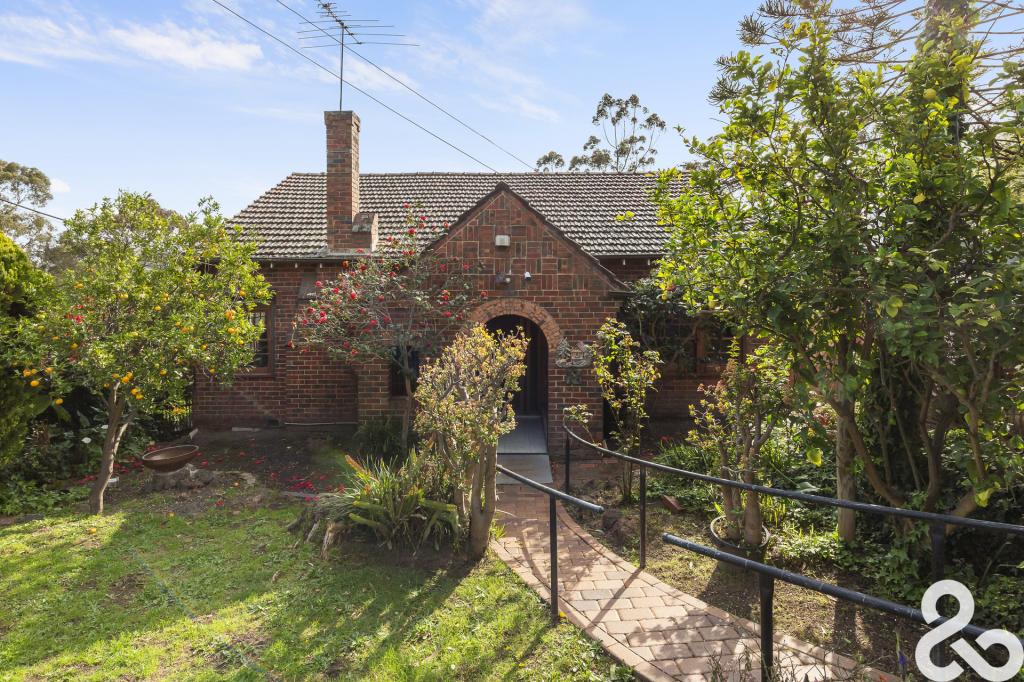 25 CLARK RD, IVANHOE, VIC 3079