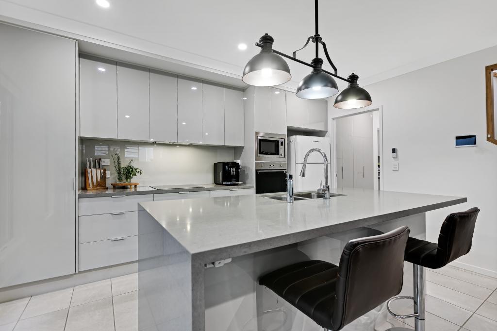 163/96 Village Way, Little Mountain, QLD 4551