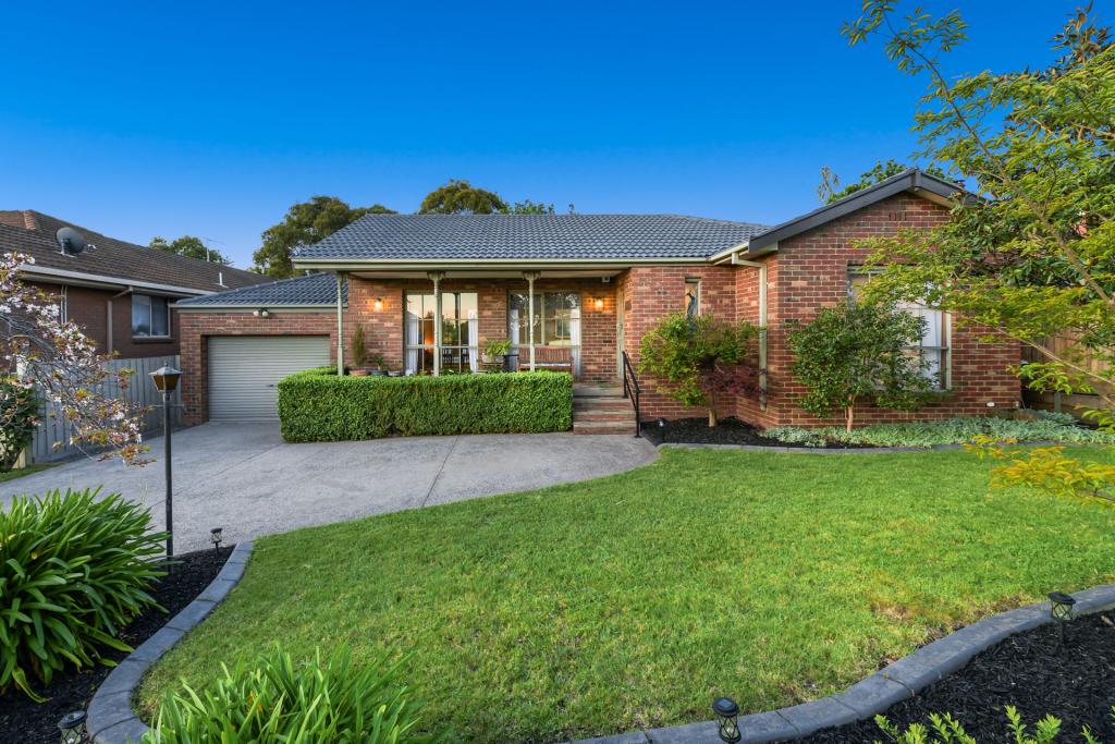 16 Lodge Cres, Berwick, VIC 3806