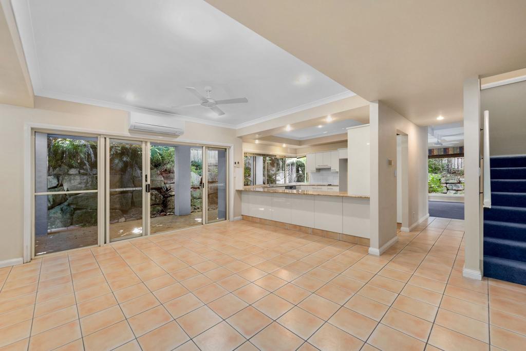1 Evergreen Cl, Kenmore, QLD 4069