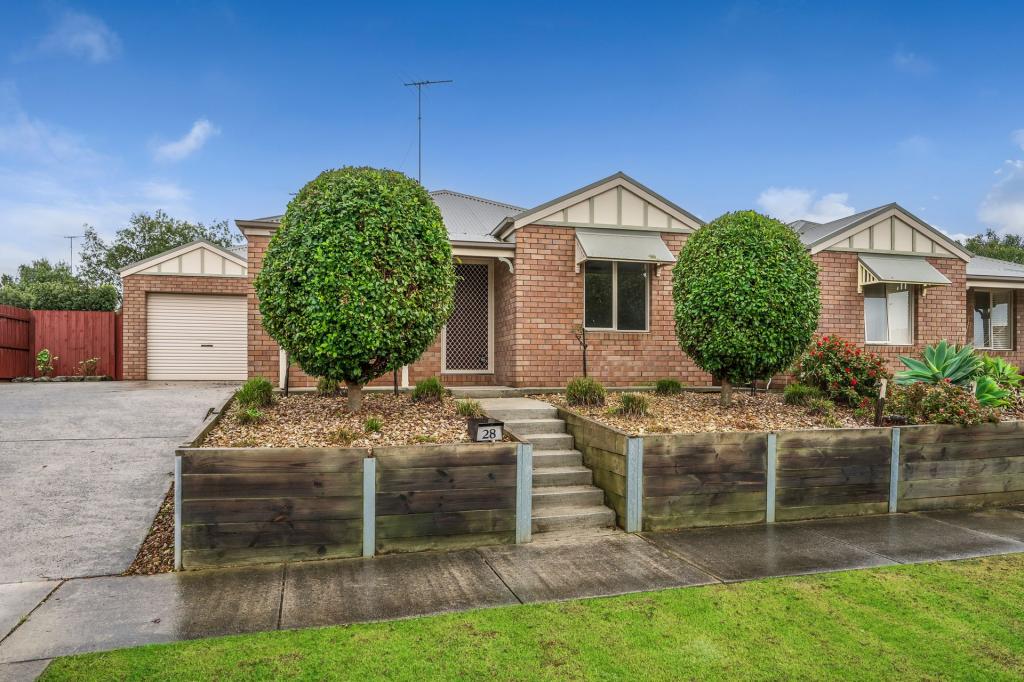 28 Hewitt Dr, Grovedale, VIC 3216