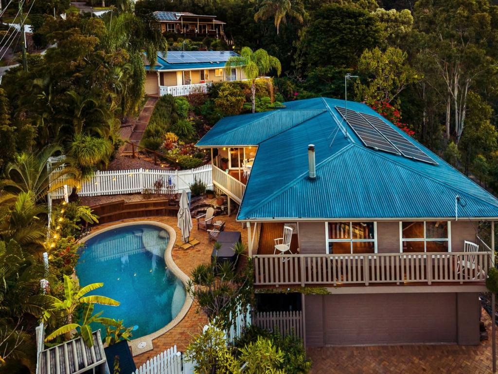 33 Glenrowan Dr, Tallai, QLD 4213