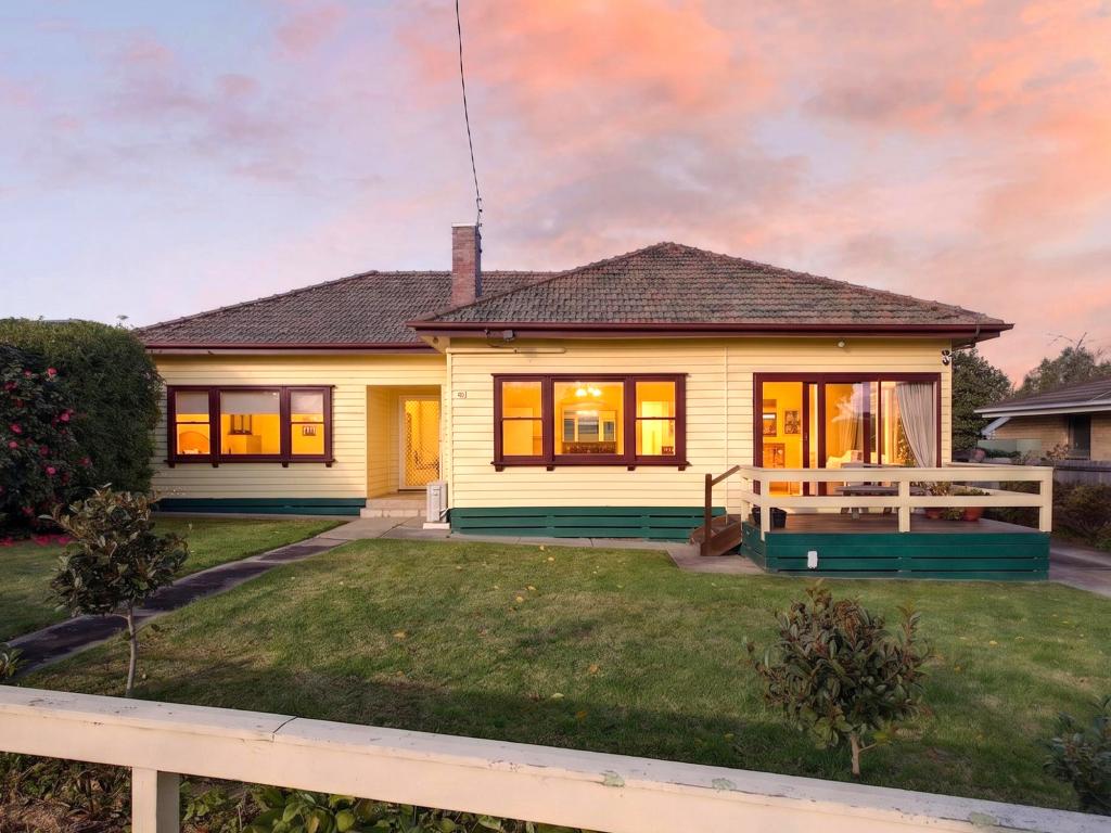 81 Williams Pde, Bairnsdale, VIC 3875