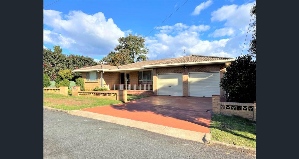 2 CORAL ST, EAST TOOWOOMBA, QLD 4350