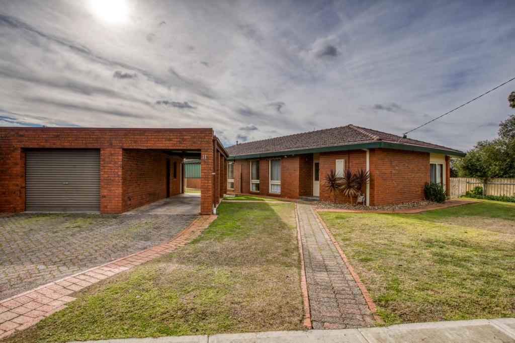 11 HIGHLAND CRES, WODONGA, VIC 3690