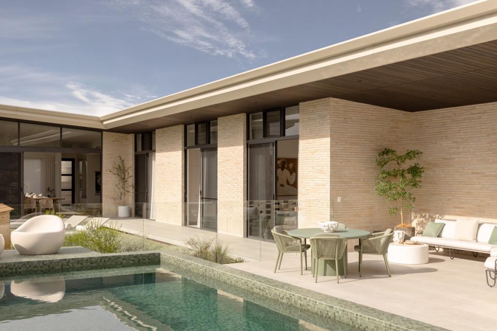 27 Manakin Ave, Burleigh Waters, QLD 4220